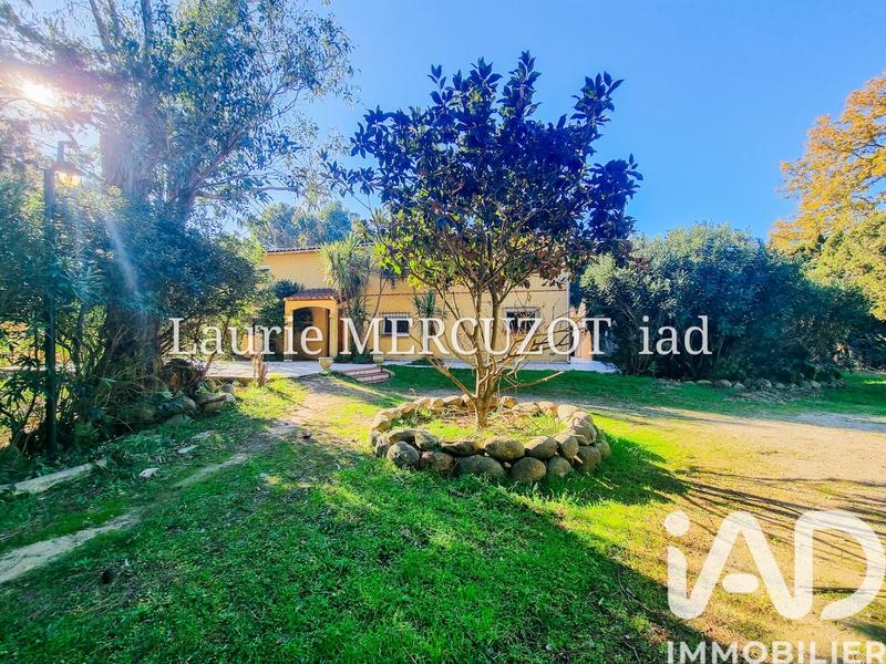 Maison - 218 m² - 8 pièces