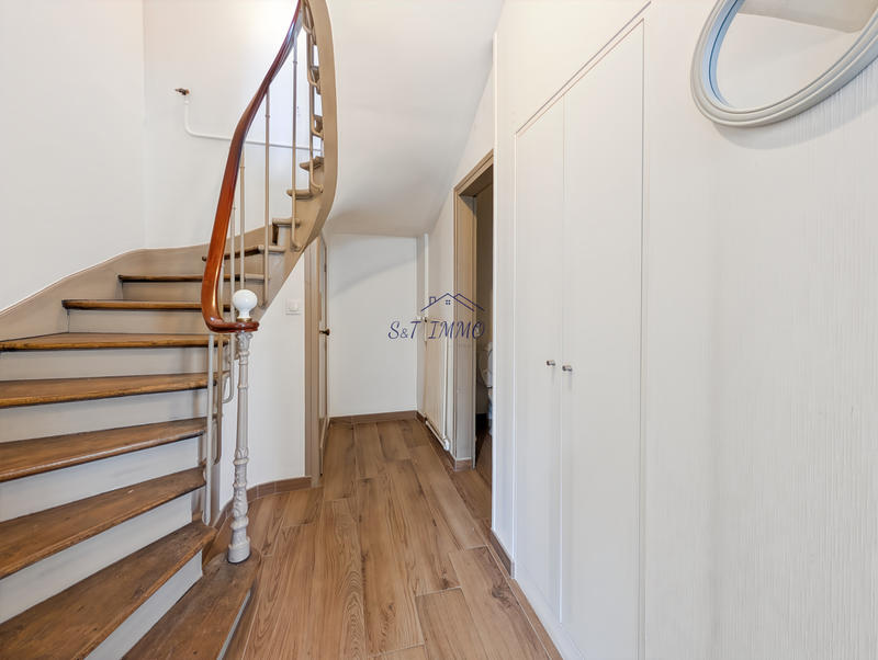 Maison - 197 m² - 7 pièces