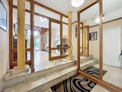 Maison - 232 m² - 6 pièces