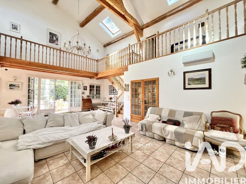 Maison - 211 m² - 6 pièces