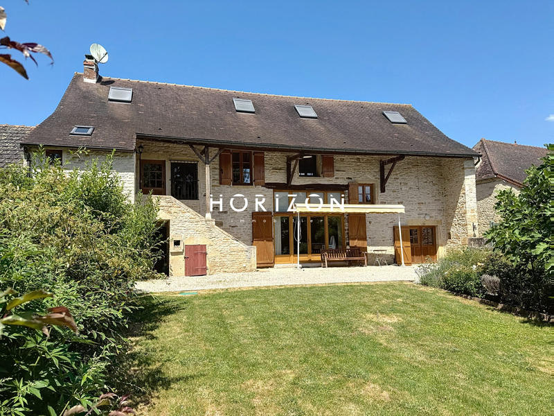 Maison ancienne - 167 m² - 8 pièces