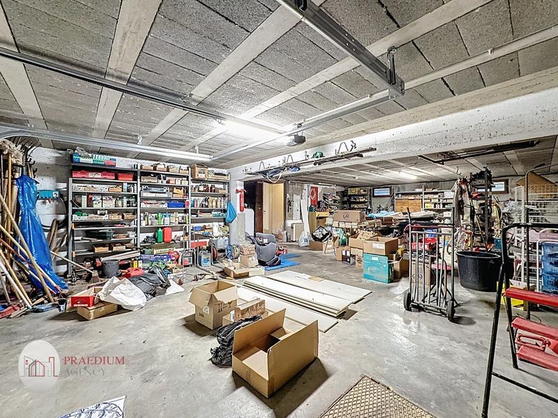 Maison - 202 m² - 8 pièces