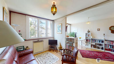 Appartement - 82 m² - 5 pièces