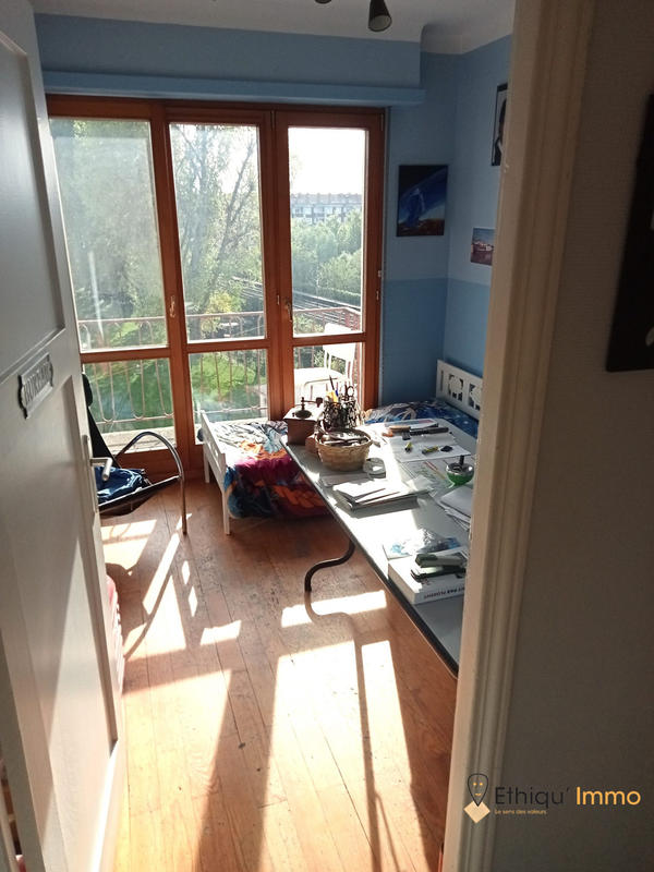 Appartement - 96 m² - 5 pièces