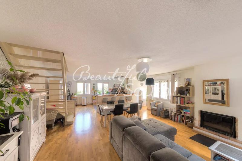 Maison de ville - 203 m² - 7 pièces