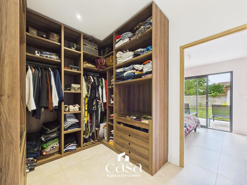 Maison - 203 m² - 7 pièces