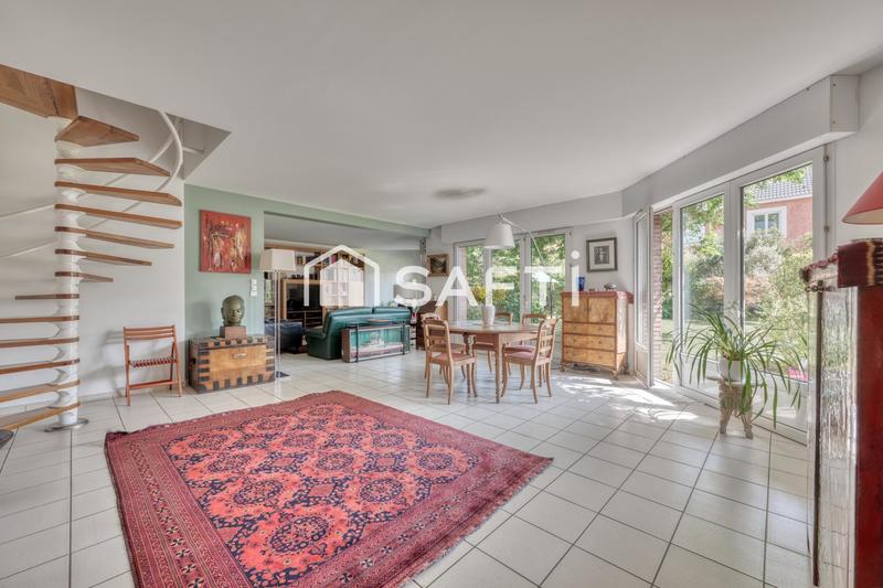 Maison - 204 m² - 7 pièces