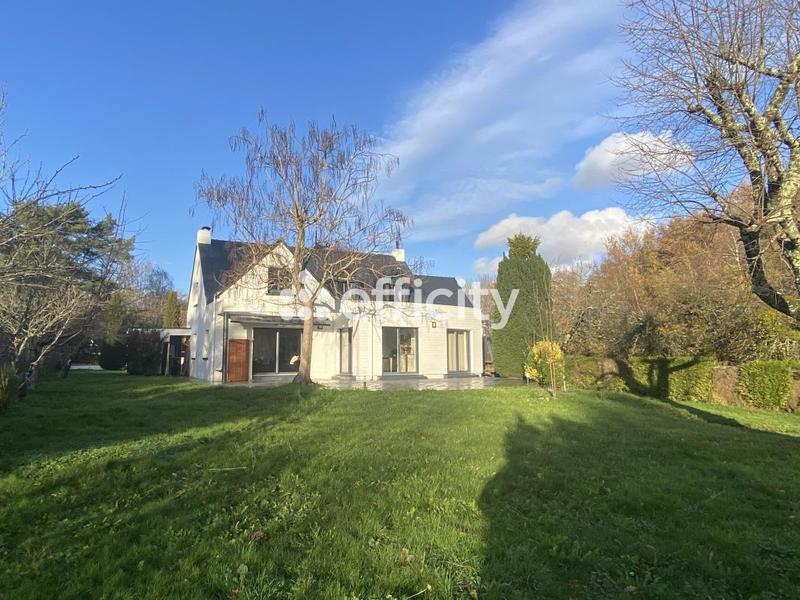 Maison - 180 m² - 8 pièces