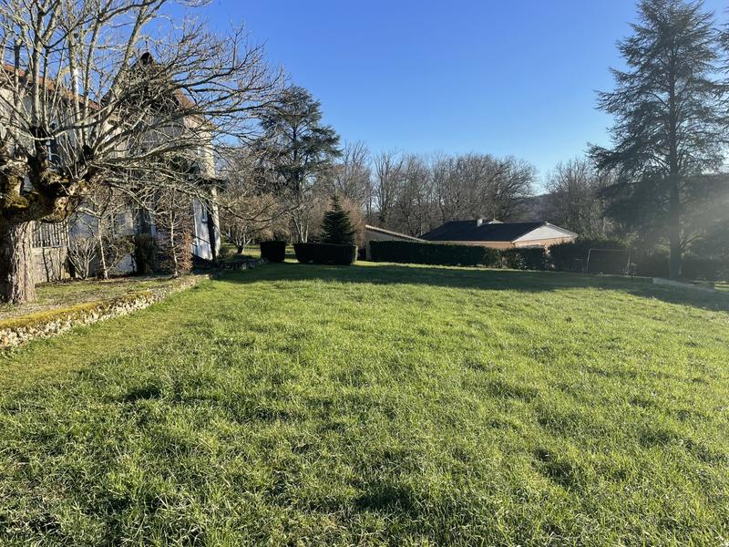 Maison traditionnelle - 280 m² - 11 pièces