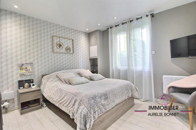 Maison - 95 m² - 5 pièces