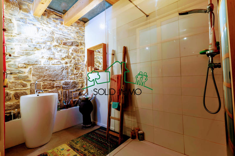 Appartement - 100 m² - 2 pièces