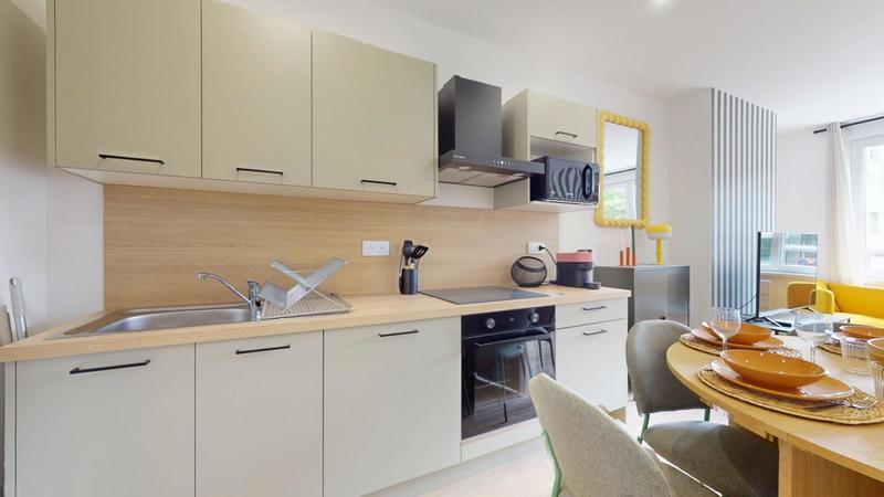 Appartement - 82 m² - 6 pièces