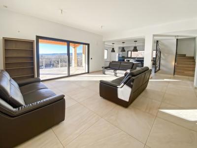 Maison - 281 m² - 6 pièces