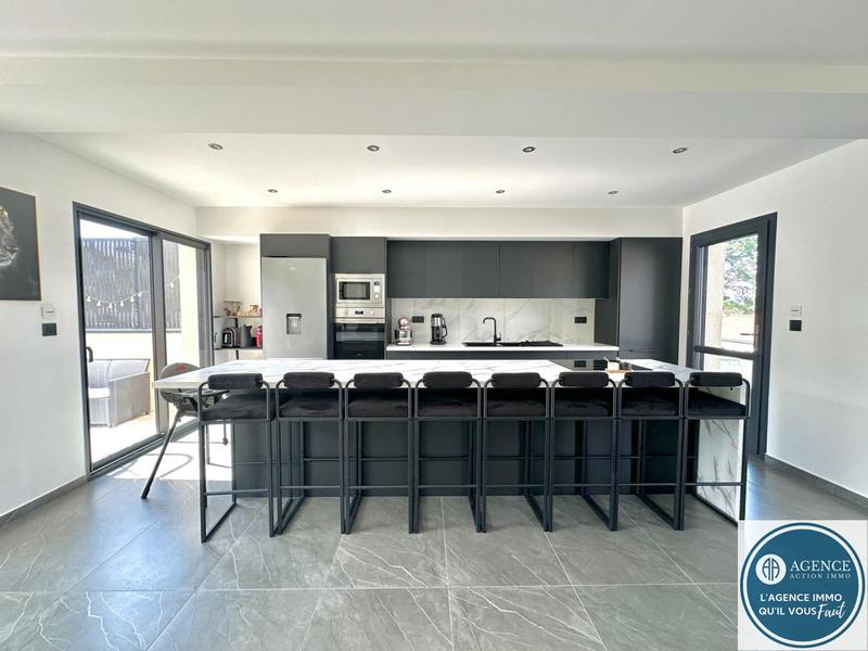 Maison - 107 m² - 5 pièces