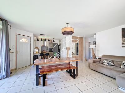 Maison - 79 m² - 4 pièces