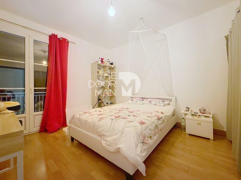 Demeure - 249 m² - 12 pièces