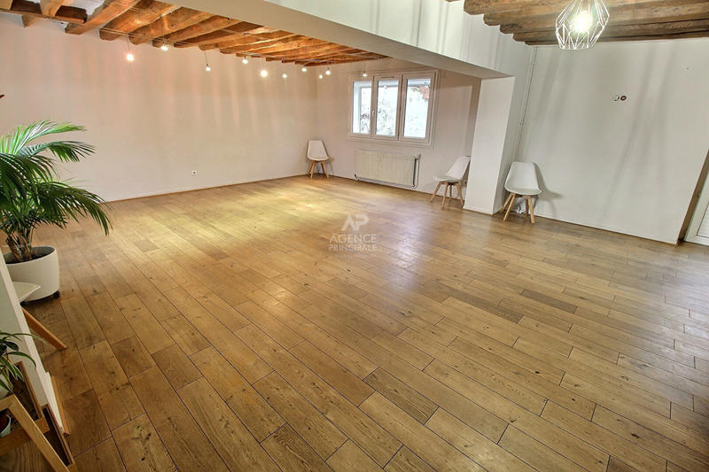 Maison - 180 m² - 6 pièces