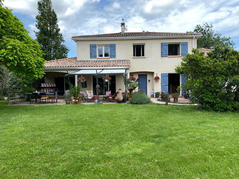 Villa - 182 m² - 6 pièces