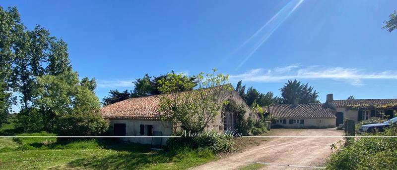 Maison - 440 m² - 8 pièces