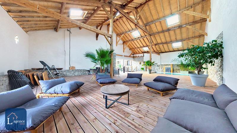 Maison - 499 m² - 7 pièces