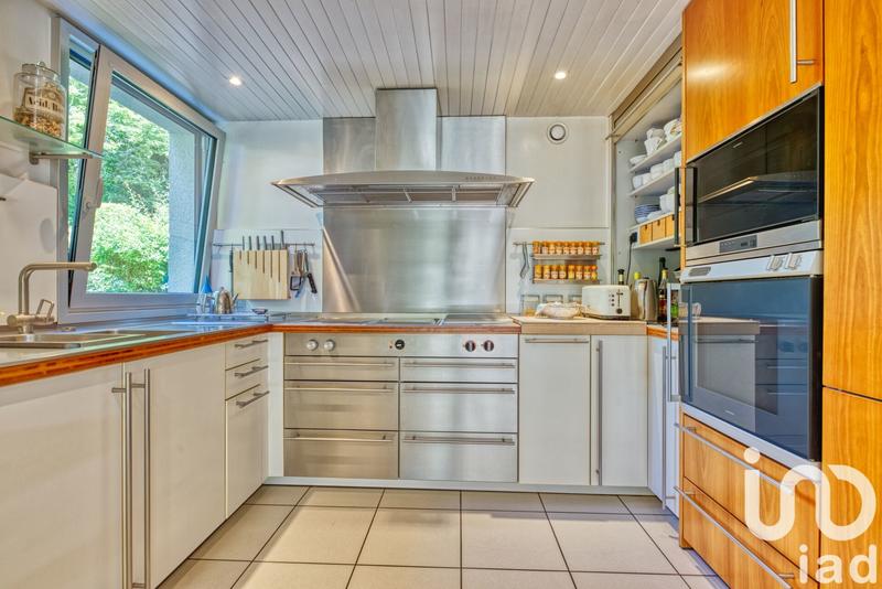 Maison - 220 m² - 5 pièces