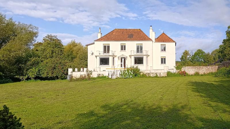 Maison - 311 m² - 12 pièces