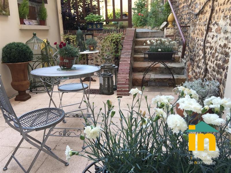 Demeure - 200 m² - 8 pièces