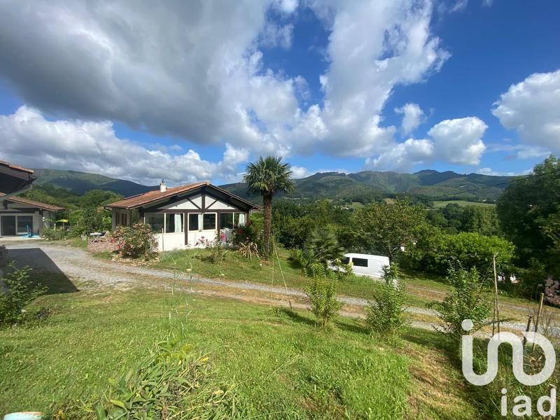 Maison - 225 m² - 15 pièces