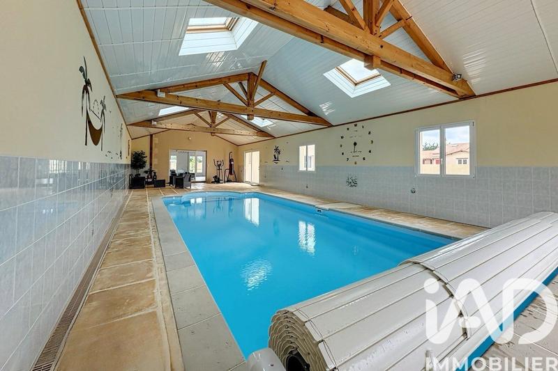 Maison - 240 m² - 7 pièces