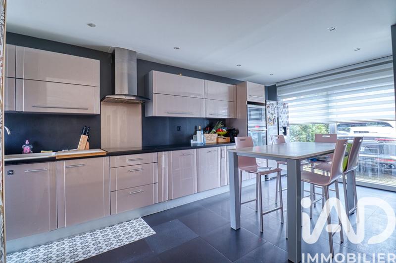 Maison - 200 m² - 8 pièces