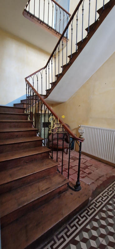 Maison - 234 m² - 8 pièces