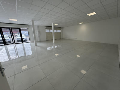 Local commercial - 115 m²