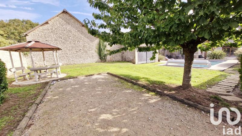 Maison - 215 m² - 7 pièces