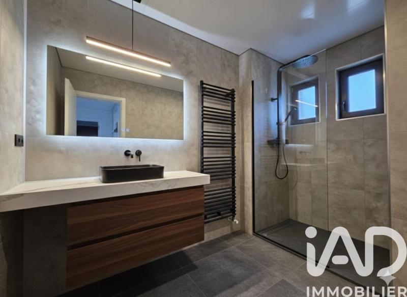 Maison - 153 m² - 9 pièces