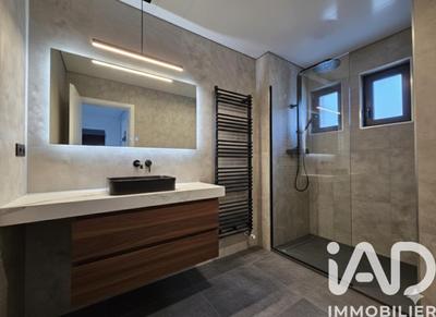 Maison - 153 m² - 9 pièces