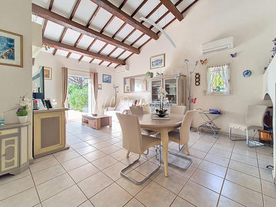 Villa - 180 m² - 6 pièces