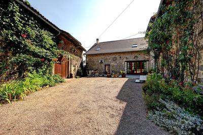 Maison - 275 m² - 9 pièces