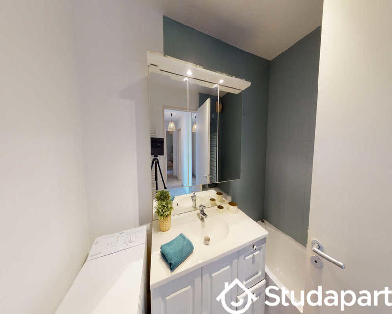 Chambre - 70 m² - 1 pièce