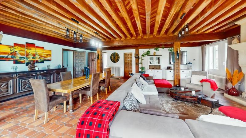 Maison - 450 m² - 12 pièces