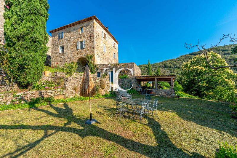 Maison - 141 m² - 6 pièces