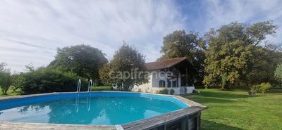 Maison - 180 m² - 8 pièces