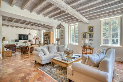 Maison - 313 m² - 8 pièces