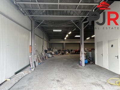 Local d'activités - 642 m²