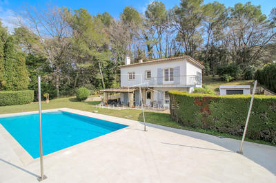 Maison - 180 m² - 6 pièces