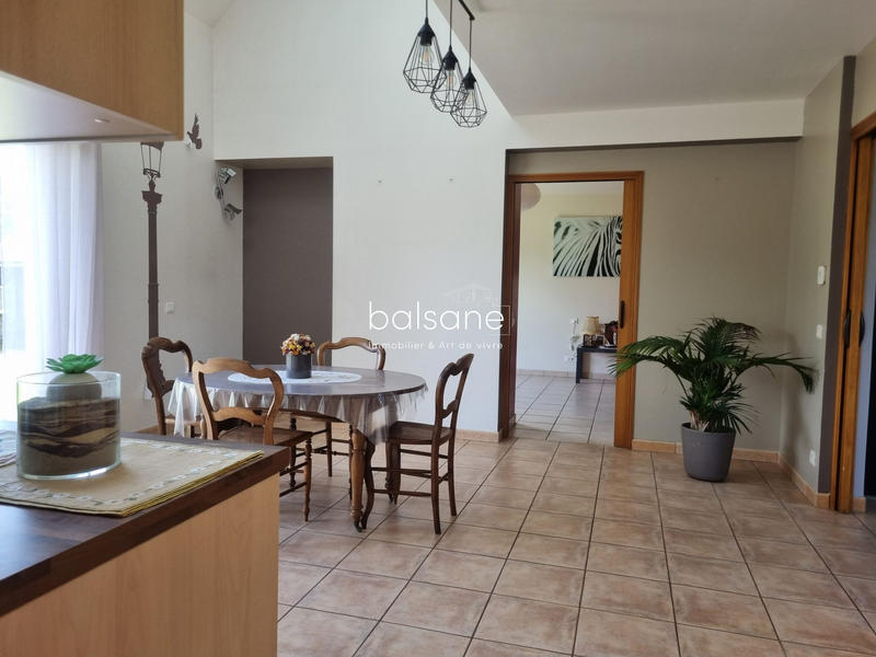 Maison contemporaine - 215 m² - 9 pièces