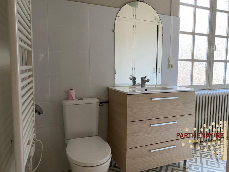 Maison - 220 m² - 8 pièces