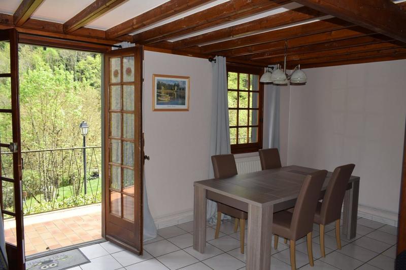 Maison - 230 m² - 8 pièces