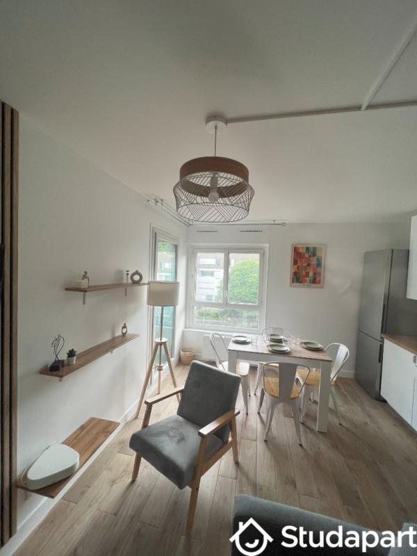 Chambre - 9 m² - 1 pièce