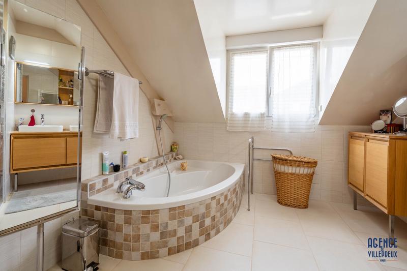 Maison - 155 m² - 5 pièces