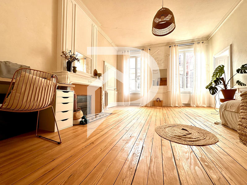 Appartement - 168 m² - 6 pièces